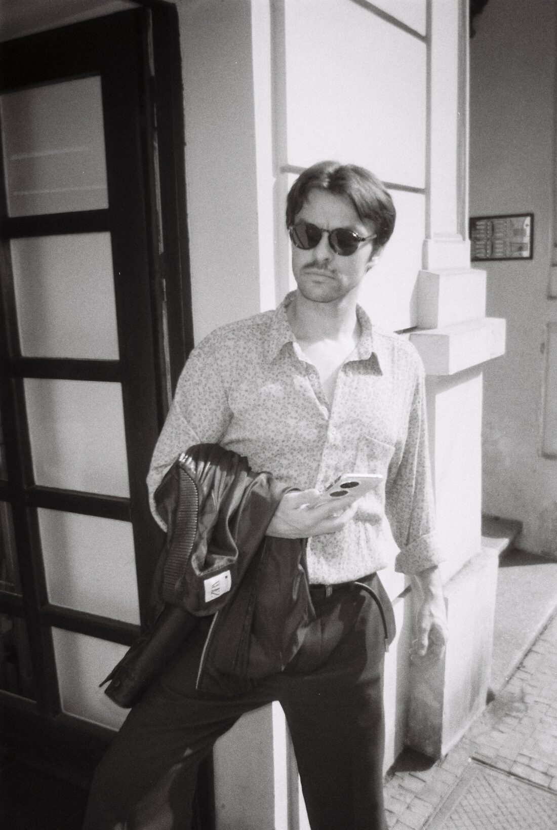 Kinol ReCamera Negra – Black & White Disposable Camera