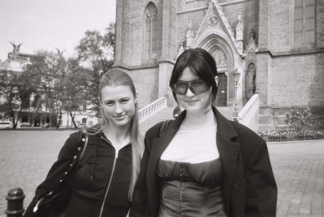 Kinol ReCamera Negra – Black & White Disposable Camera - Free scanning